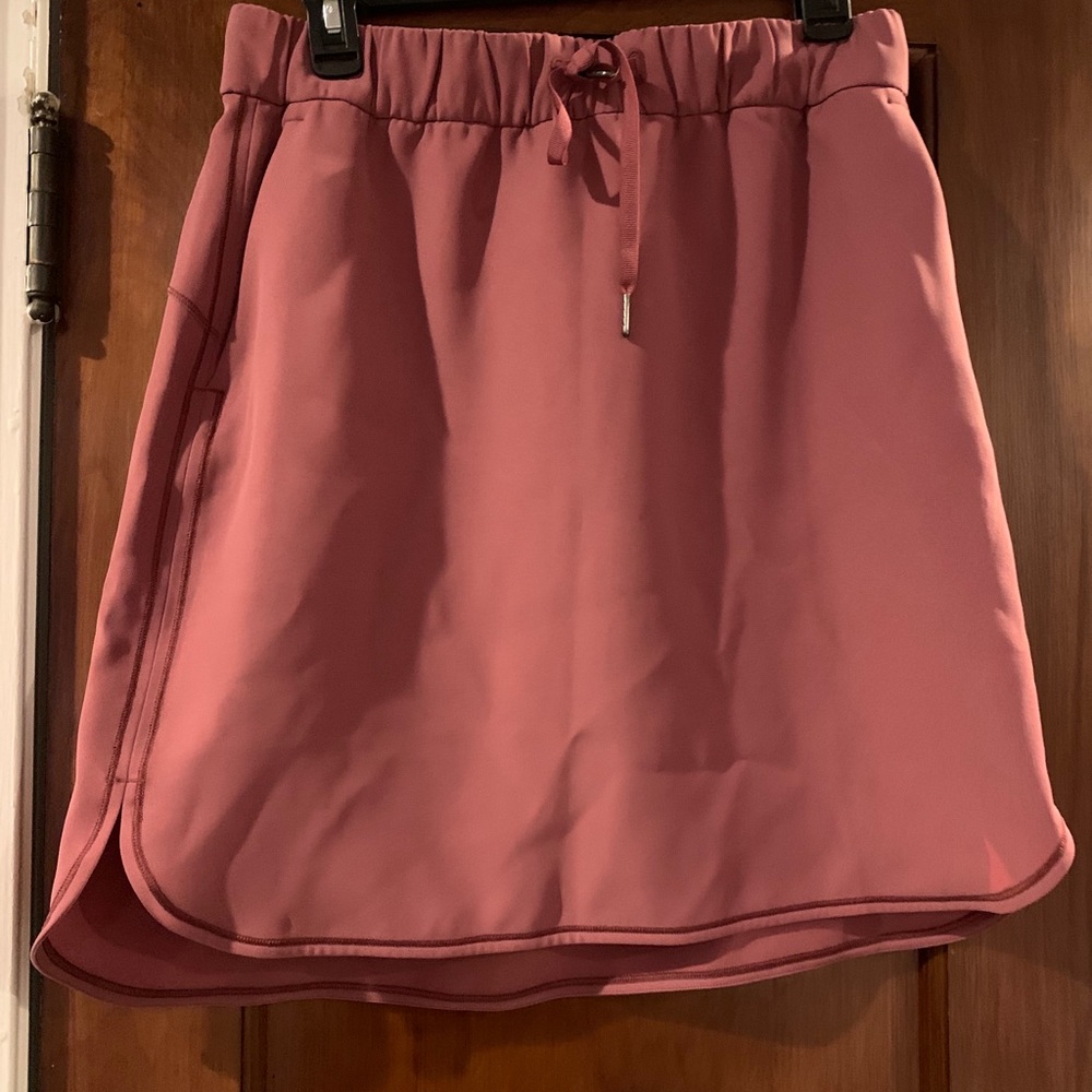 Lululemon Dusty Rose, 2 pocket skirt